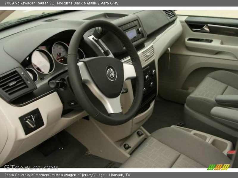 Nocturne Black Metallic / Aero Grey 2009 Volkswagen Routan SE