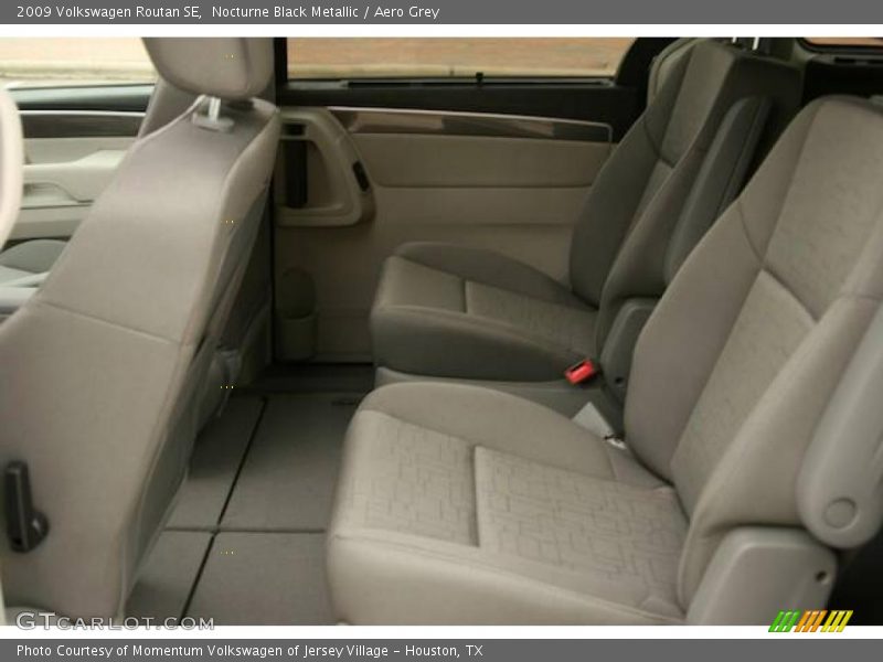 Nocturne Black Metallic / Aero Grey 2009 Volkswagen Routan SE