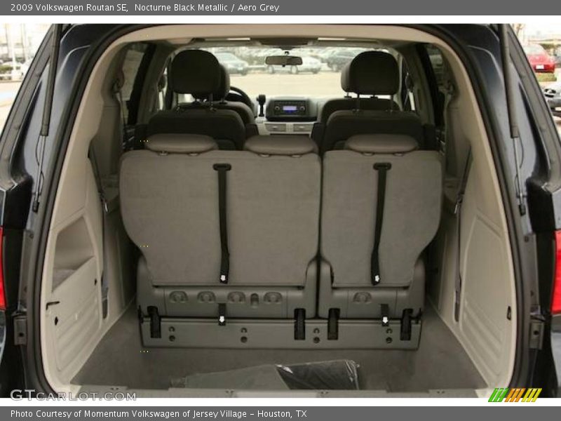 Nocturne Black Metallic / Aero Grey 2009 Volkswagen Routan SE