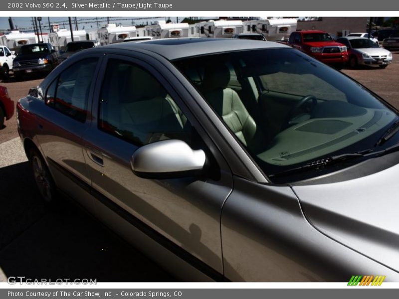 Silver Metallic / Taupe/Light Taupe 2002 Volvo S60 2.4