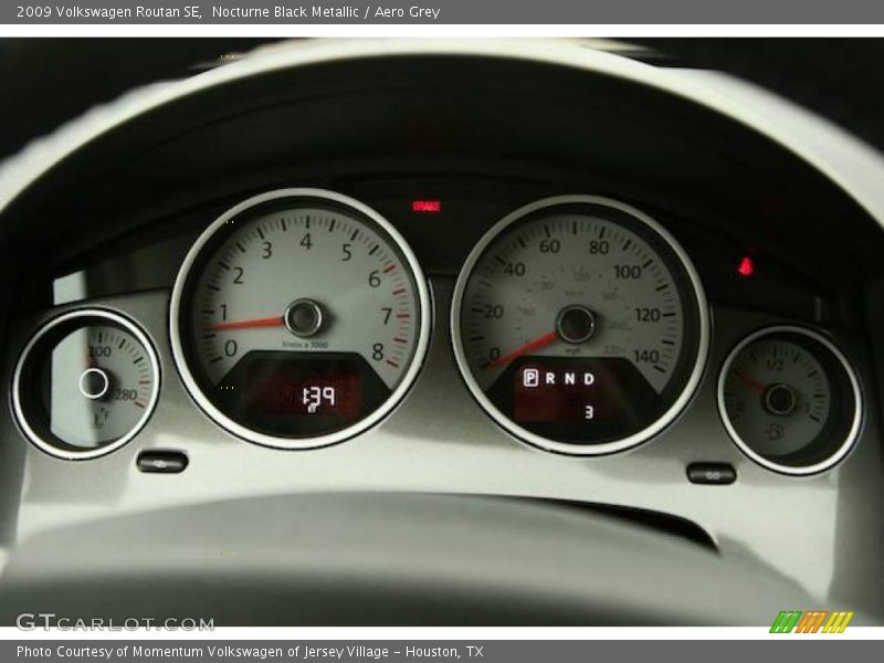Nocturne Black Metallic / Aero Grey 2009 Volkswagen Routan SE