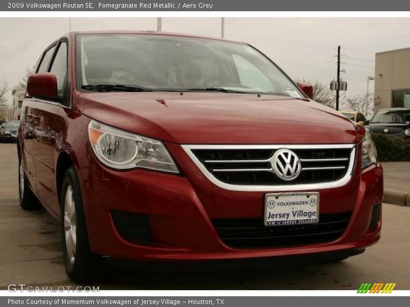 Pomegranate Red Metallic / Aero Grey 2009 Volkswagen Routan SE