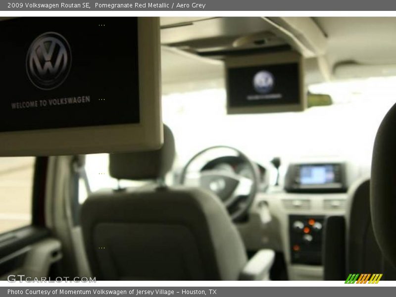Pomegranate Red Metallic / Aero Grey 2009 Volkswagen Routan SE