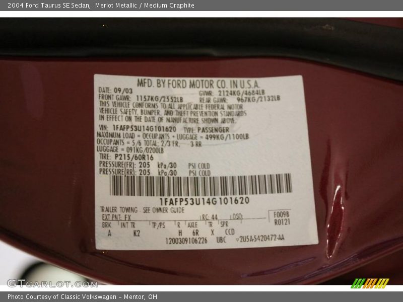 Merlot Metallic / Medium Graphite 2004 Ford Taurus SE Sedan
