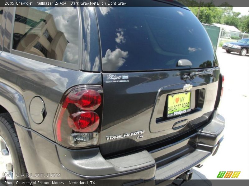 Dark Gray Metallic / Light Gray 2005 Chevrolet TrailBlazer LS 4x4