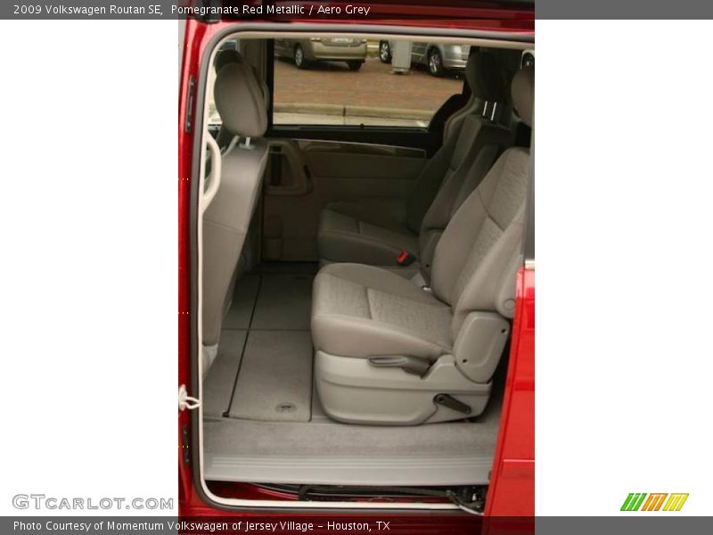 Pomegranate Red Metallic / Aero Grey 2009 Volkswagen Routan SE
