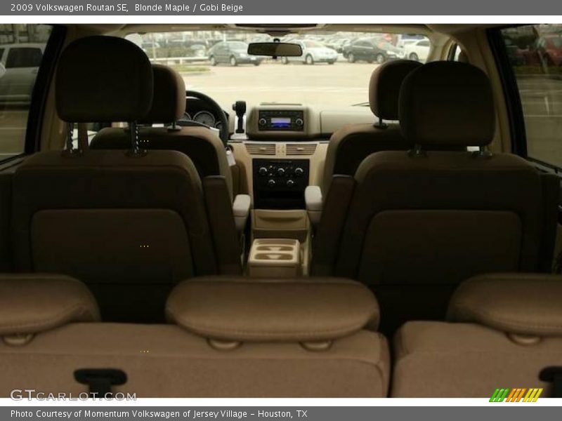 Blonde Maple / Gobi Beige 2009 Volkswagen Routan SE