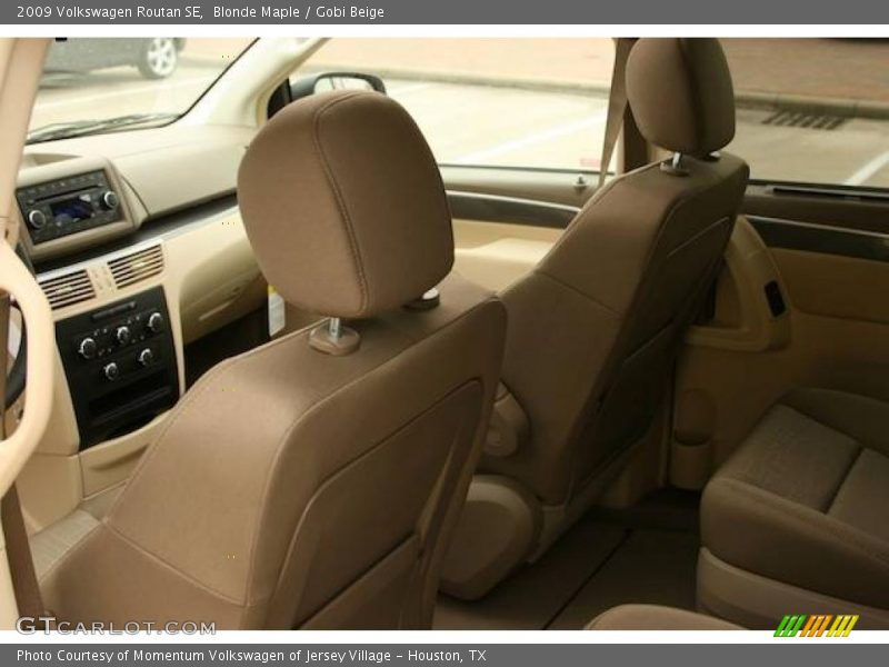 Blonde Maple / Gobi Beige 2009 Volkswagen Routan SE