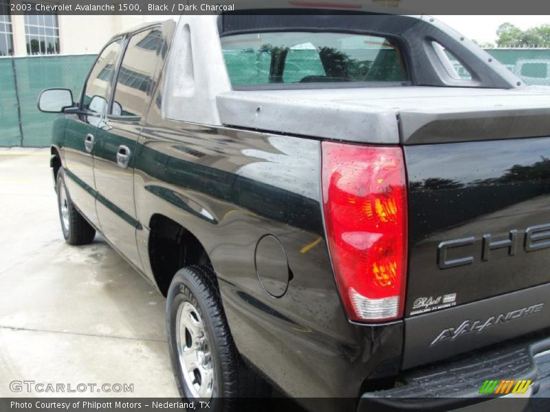 Black / Dark Charcoal 2003 Chevrolet Avalanche 1500