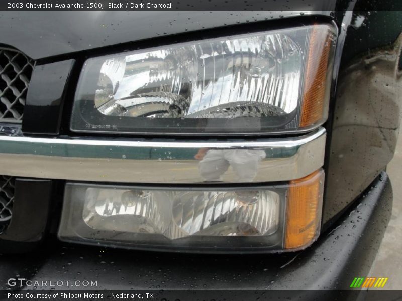 Black / Dark Charcoal 2003 Chevrolet Avalanche 1500