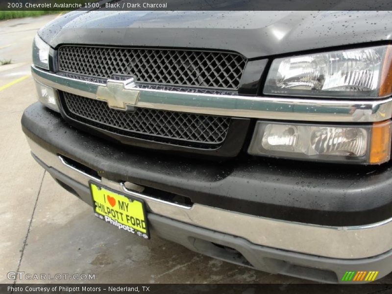 Black / Dark Charcoal 2003 Chevrolet Avalanche 1500