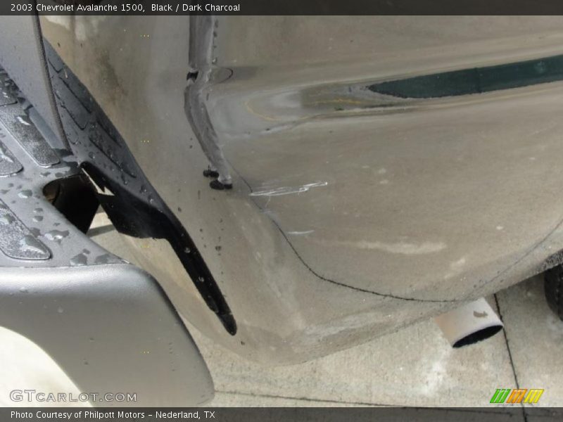 Black / Dark Charcoal 2003 Chevrolet Avalanche 1500