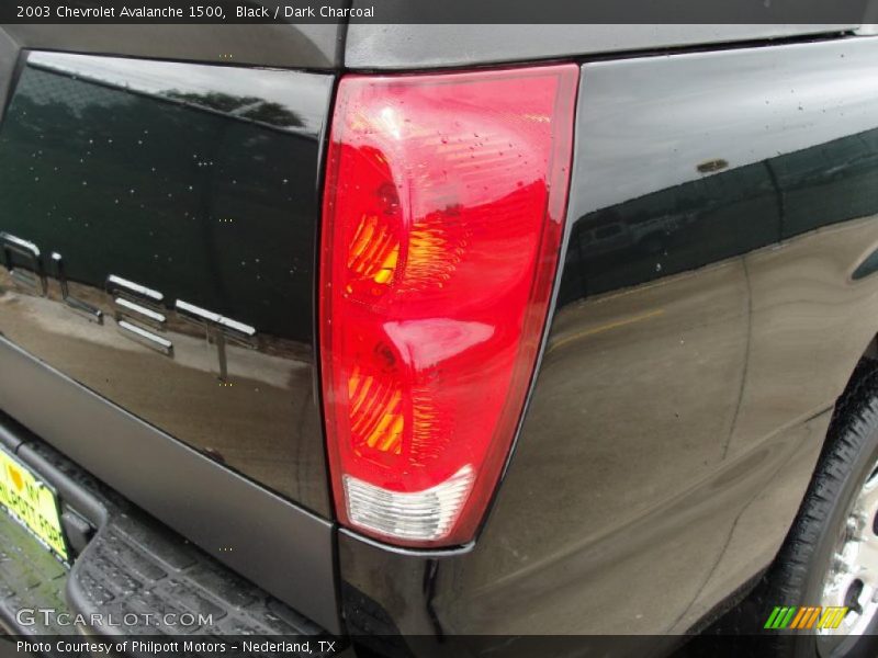 Black / Dark Charcoal 2003 Chevrolet Avalanche 1500