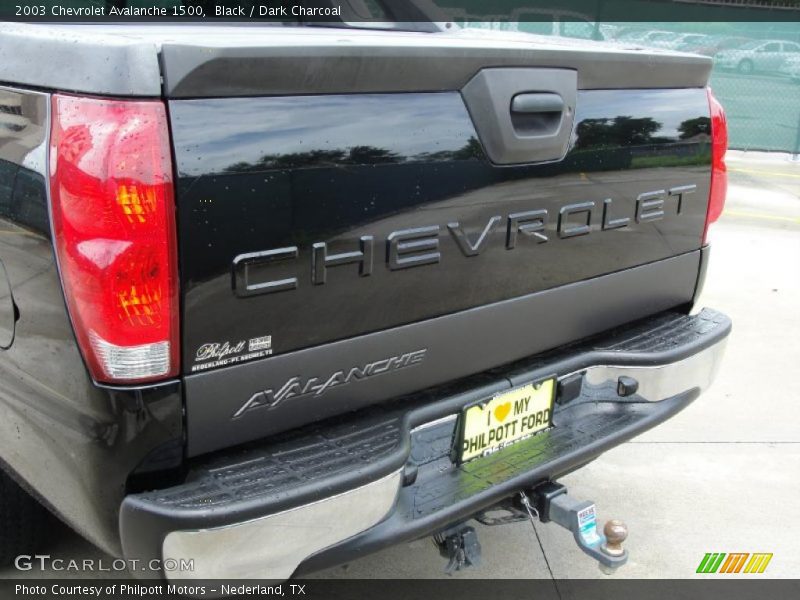 Black / Dark Charcoal 2003 Chevrolet Avalanche 1500