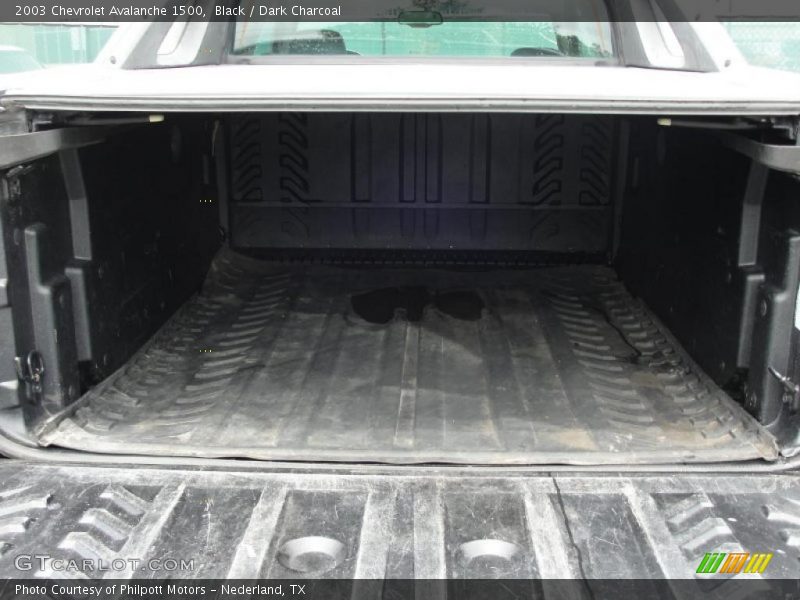 Black / Dark Charcoal 2003 Chevrolet Avalanche 1500