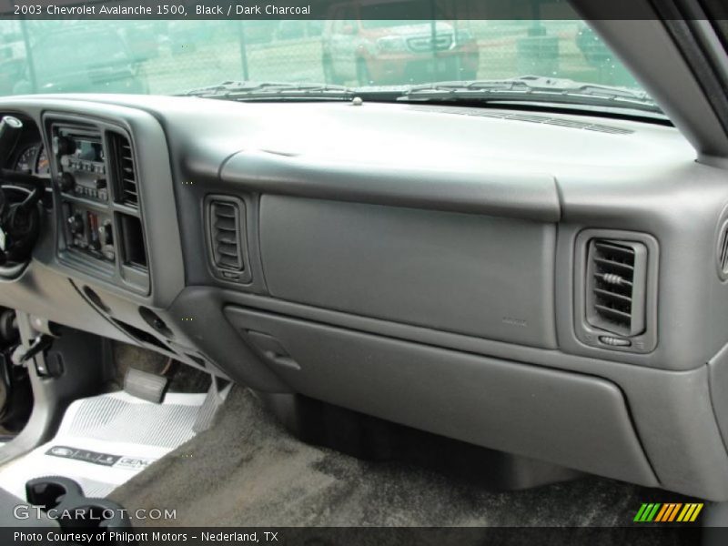 Black / Dark Charcoal 2003 Chevrolet Avalanche 1500