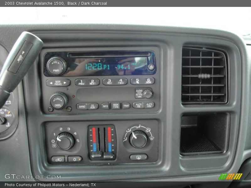 Black / Dark Charcoal 2003 Chevrolet Avalanche 1500
