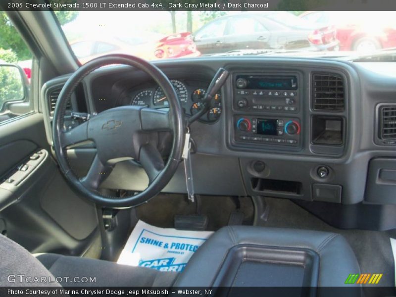 Dark Gray Metallic / Dark Charcoal 2005 Chevrolet Silverado 1500 LT Extended Cab 4x4