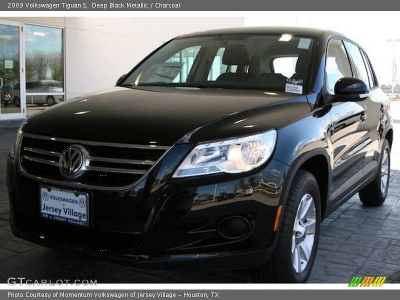 Deep Black Metallic / Charcoal 2009 Volkswagen Tiguan S