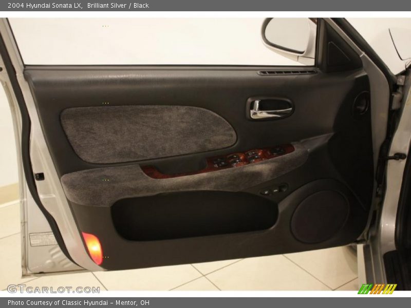 Brilliant Silver / Black 2004 Hyundai Sonata LX