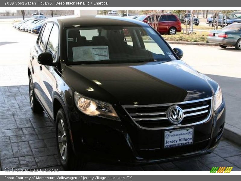 Deep Black Metallic / Charcoal 2009 Volkswagen Tiguan S