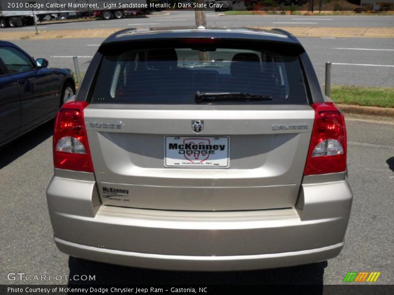 Light Sandstone Metallic / Dark Slate Gray 2010 Dodge Caliber Mainstreet