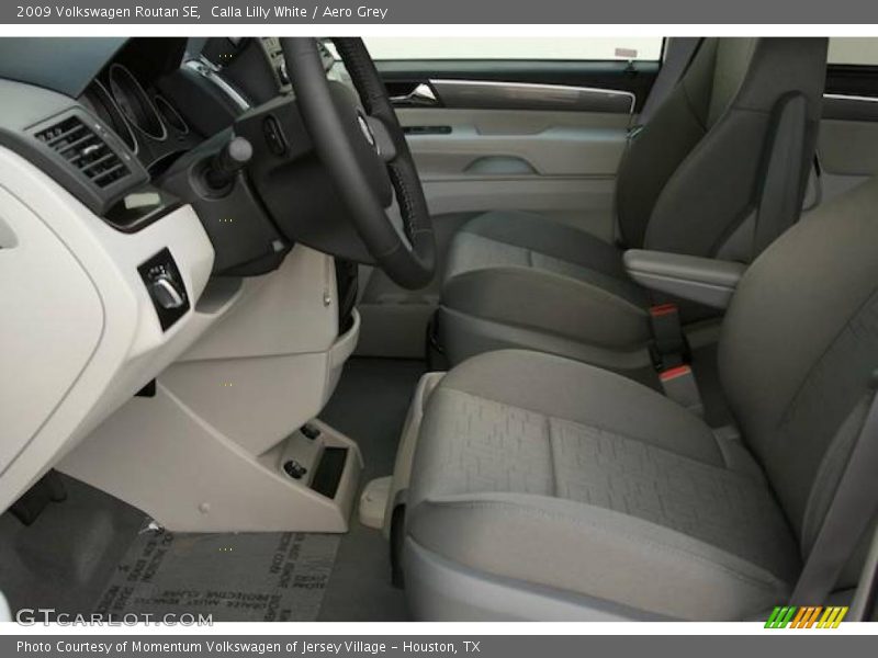 Calla Lilly White / Aero Grey 2009 Volkswagen Routan SE