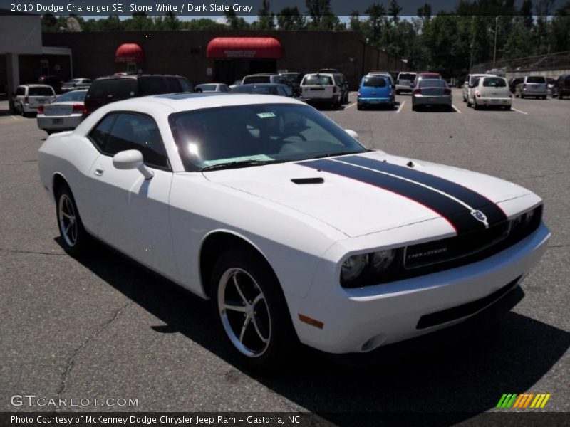 Stone White / Dark Slate Gray 2010 Dodge Challenger SE