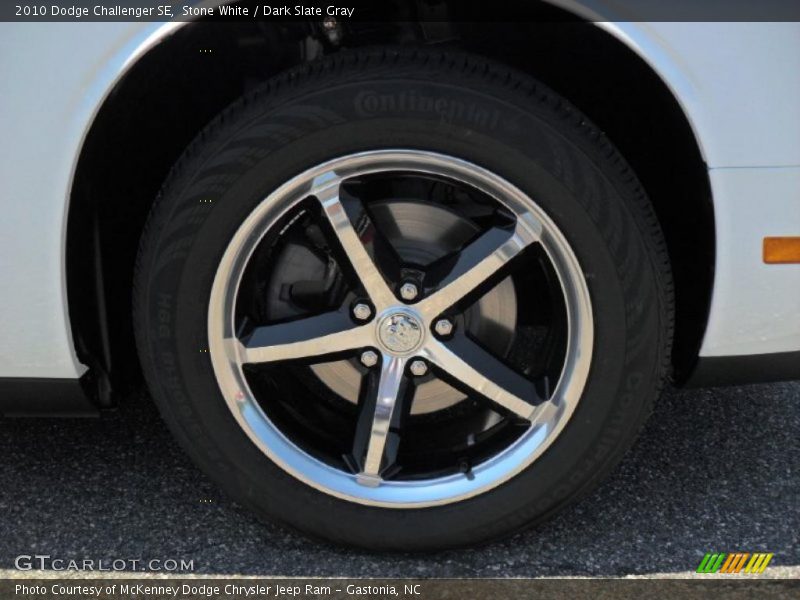 Stone White / Dark Slate Gray 2010 Dodge Challenger SE