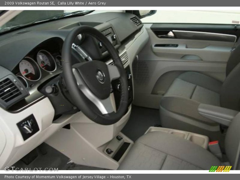 Calla Lilly White / Aero Grey 2009 Volkswagen Routan SE
