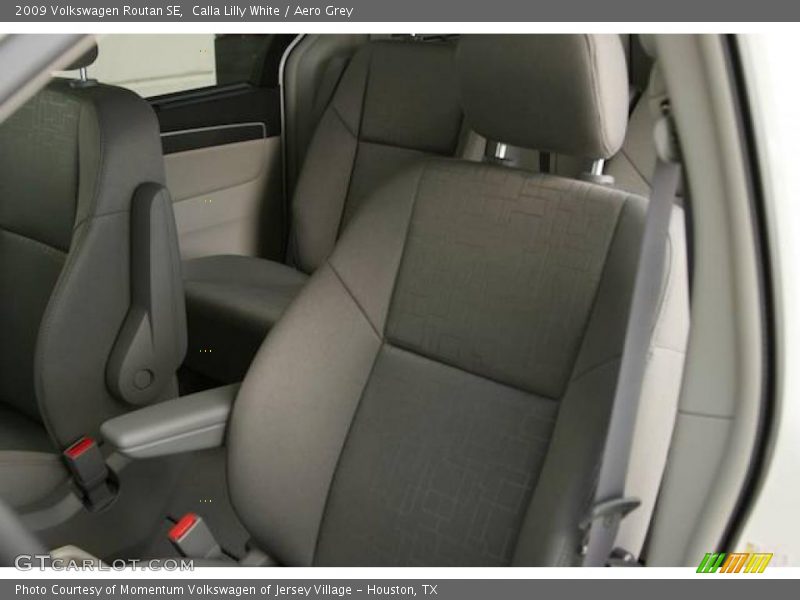Calla Lilly White / Aero Grey 2009 Volkswagen Routan SE