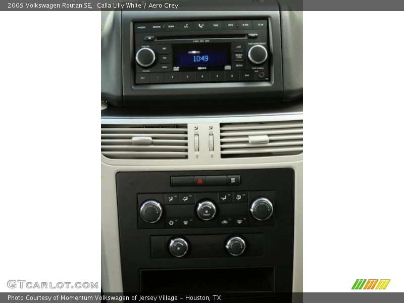 Calla Lilly White / Aero Grey 2009 Volkswagen Routan SE