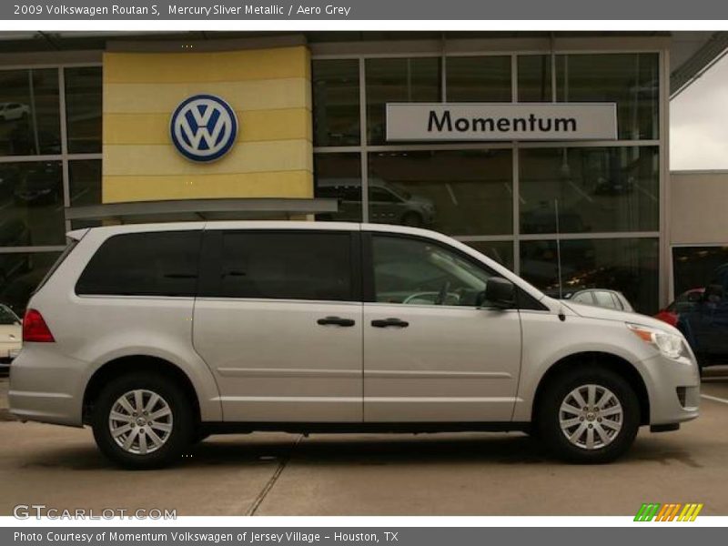 Mercury Sliver Metallic / Aero Grey 2009 Volkswagen Routan S
