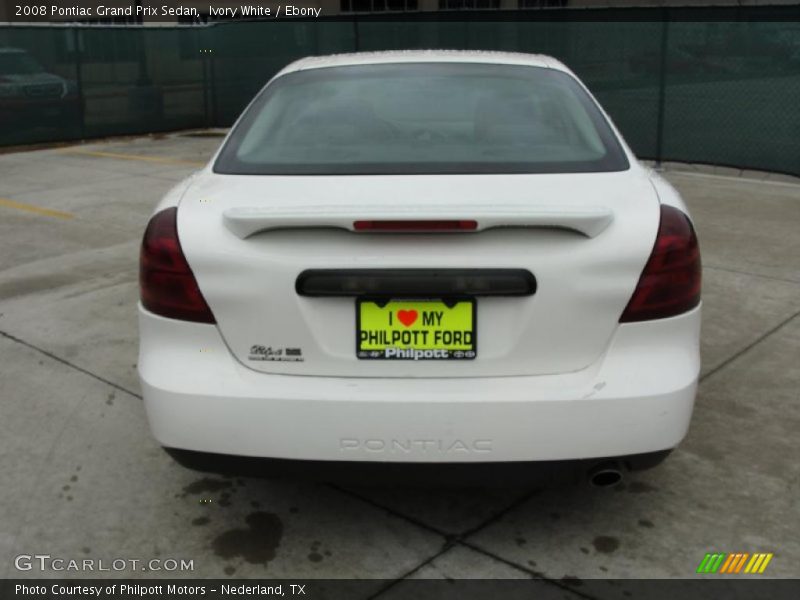 Ivory White / Ebony 2008 Pontiac Grand Prix Sedan