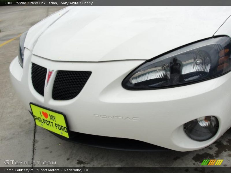 Ivory White / Ebony 2008 Pontiac Grand Prix Sedan