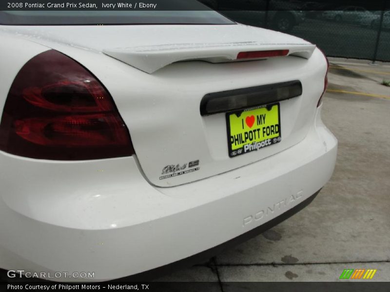 Ivory White / Ebony 2008 Pontiac Grand Prix Sedan