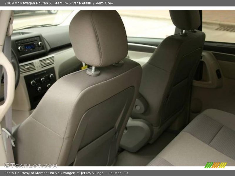 Mercury Sliver Metallic / Aero Grey 2009 Volkswagen Routan S