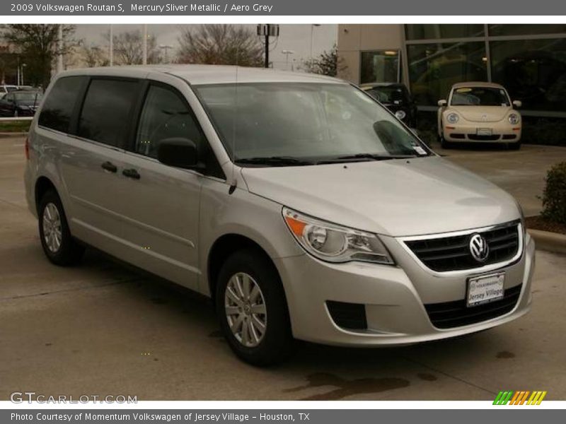 Mercury Sliver Metallic / Aero Grey 2009 Volkswagen Routan S