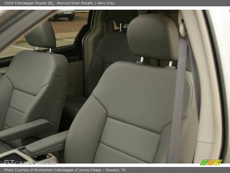 Mercury Sliver Metallic / Aero Grey 2009 Volkswagen Routan SEL