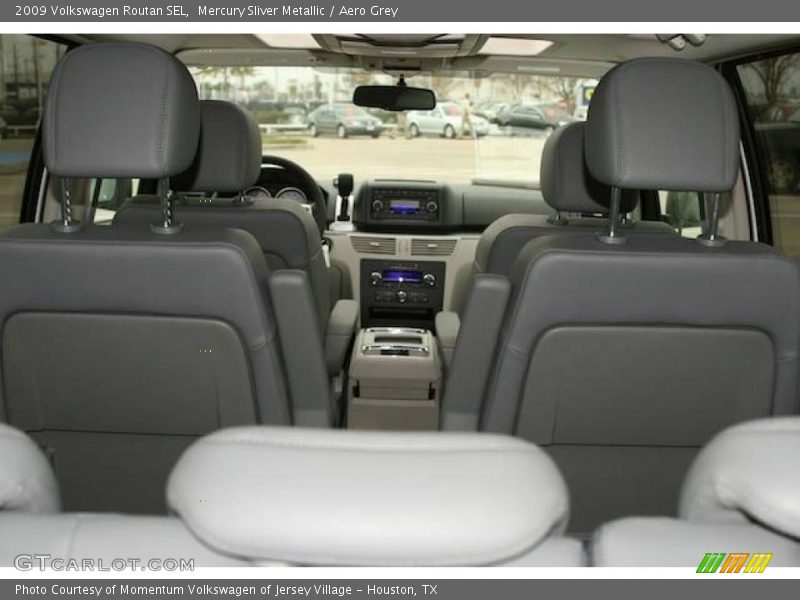 Mercury Sliver Metallic / Aero Grey 2009 Volkswagen Routan SEL