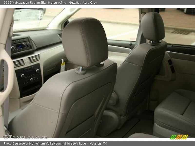 Mercury Sliver Metallic / Aero Grey 2009 Volkswagen Routan SEL