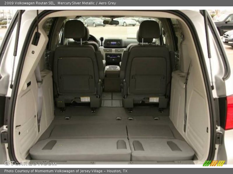 Mercury Sliver Metallic / Aero Grey 2009 Volkswagen Routan SEL