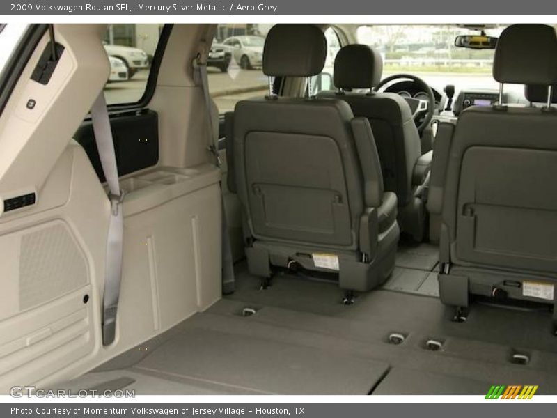 Mercury Sliver Metallic / Aero Grey 2009 Volkswagen Routan SEL