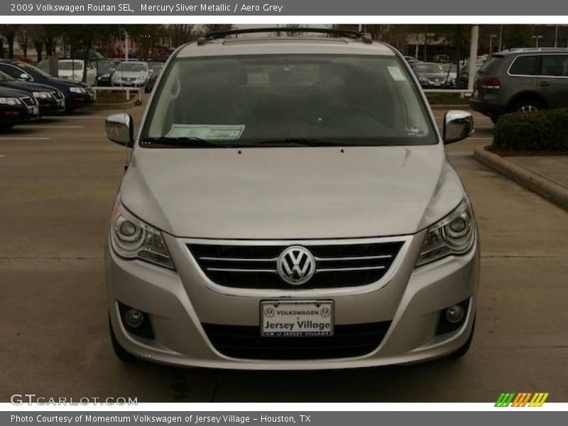 Mercury Sliver Metallic / Aero Grey 2009 Volkswagen Routan SEL