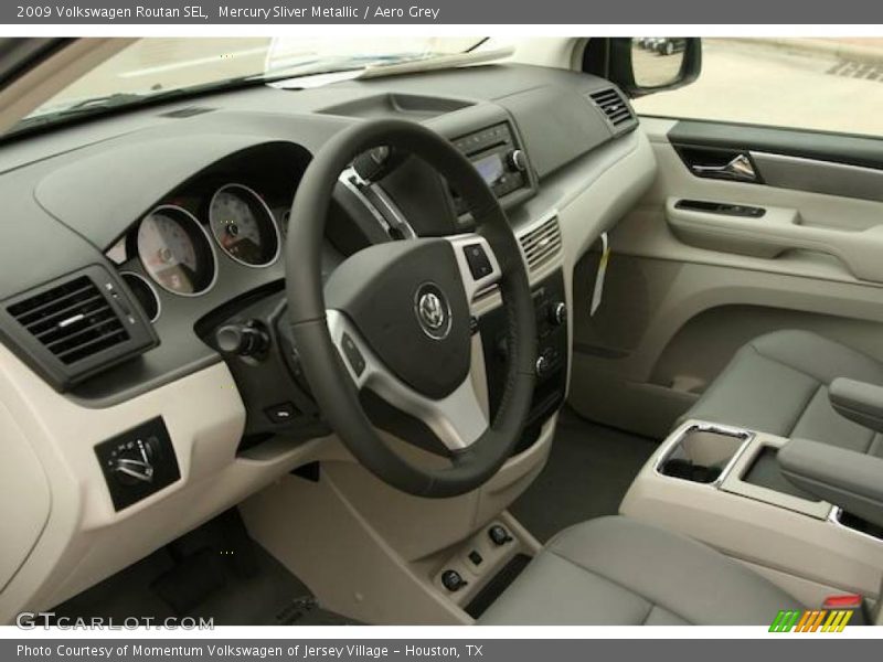 Mercury Sliver Metallic / Aero Grey 2009 Volkswagen Routan SEL
