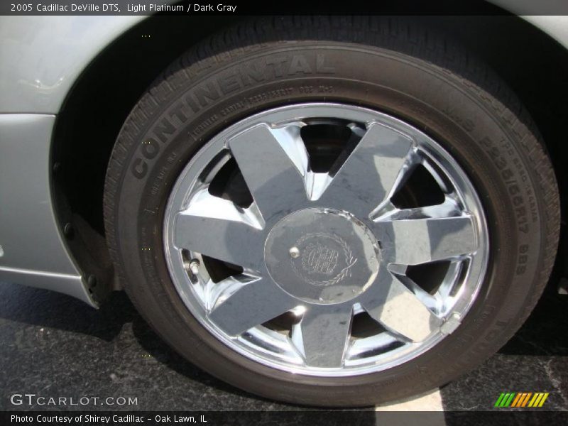 Light Platinum / Dark Gray 2005 Cadillac DeVille DTS