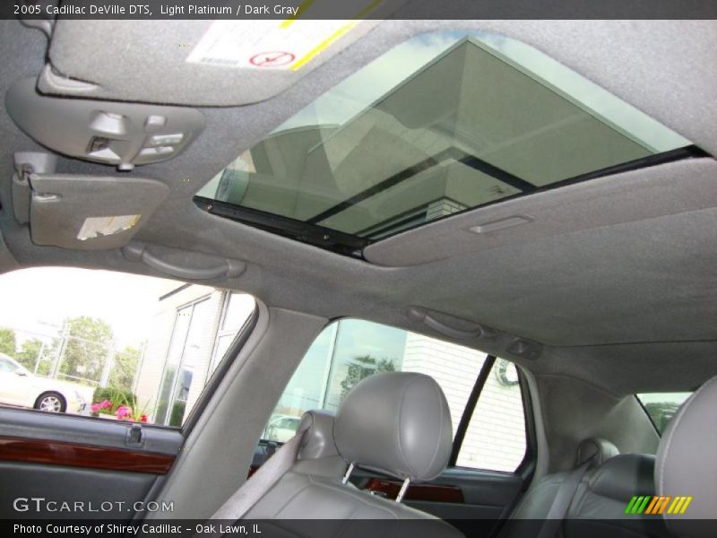 Light Platinum / Dark Gray 2005 Cadillac DeVille DTS