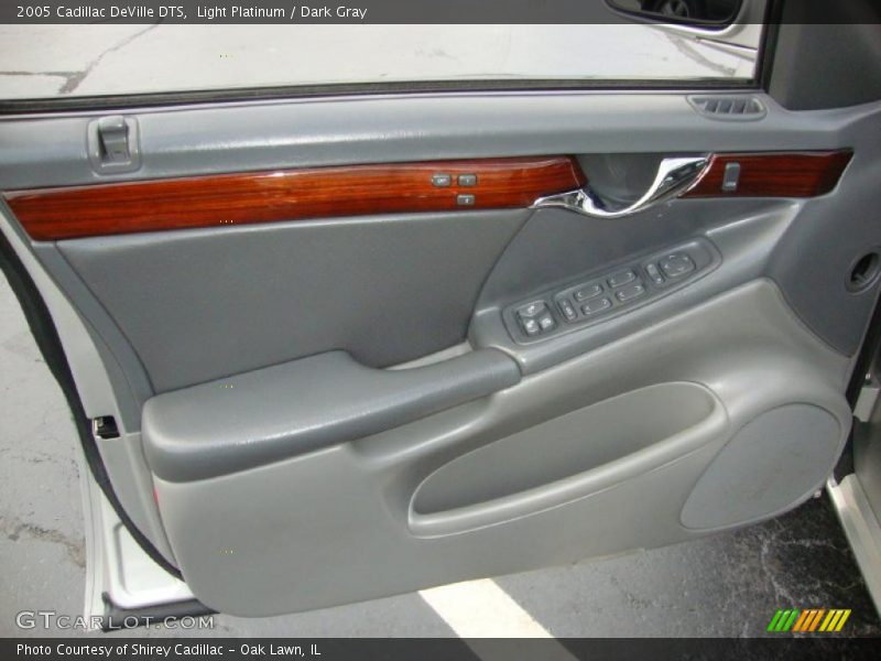 Light Platinum / Dark Gray 2005 Cadillac DeVille DTS