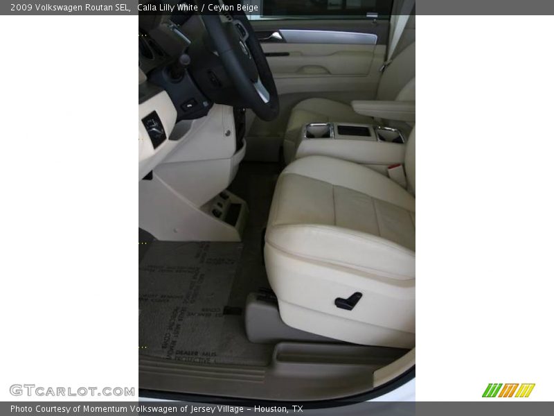 Calla Lilly White / Ceylon Beige 2009 Volkswagen Routan SEL