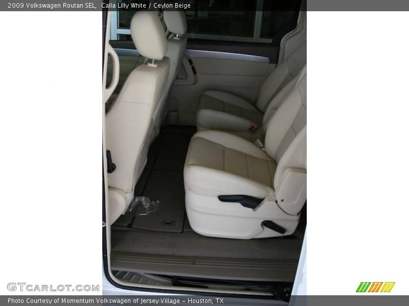 Calla Lilly White / Ceylon Beige 2009 Volkswagen Routan SEL